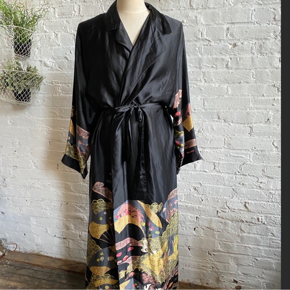 Silk Kimono style robe size XL